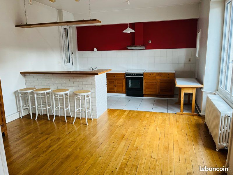 Appartement 4 pièces 100 m² · à Ambert · 100 m² · 650 €/mois