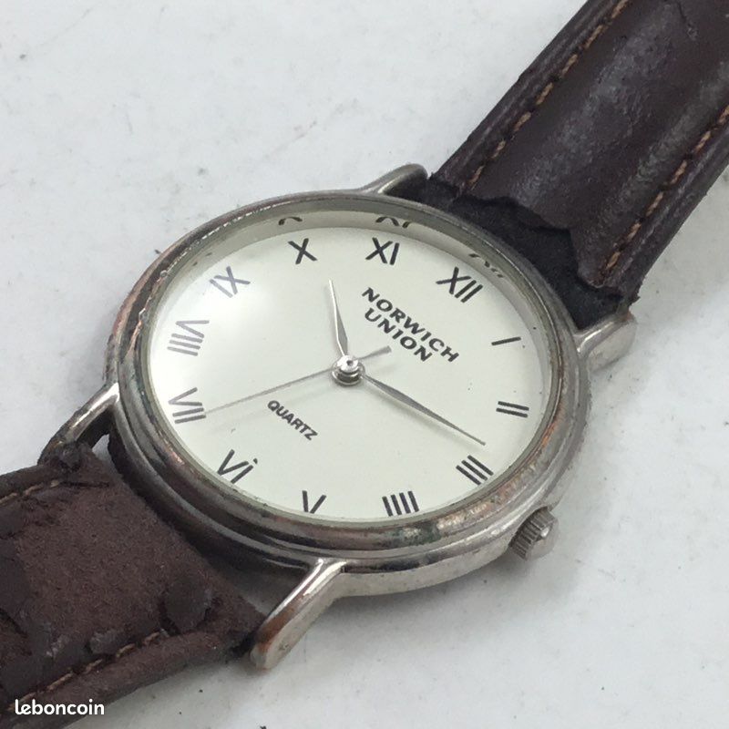 VINTAGE: MONTRE DE femme Yema mécanisme à quartz avec bracelet cuir