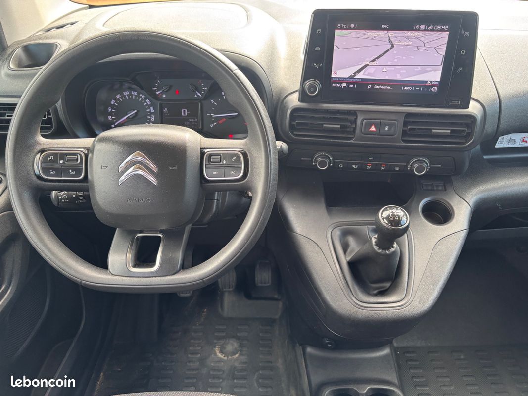 Citroën BERLINGO FOURGON XL 2021 Cabine Approfondie 1.5 BlueHDi 102 cv SUIVI COMPLET {TVA RECUPERABLE - GPS - CARPLAY} (image 20)