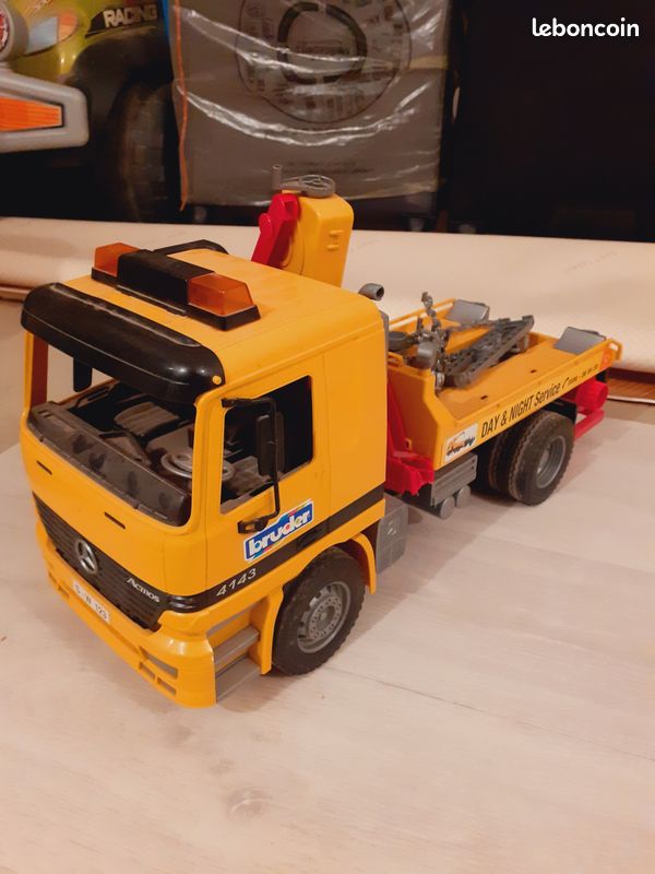 Camion dépanneur Bruder (image 1)