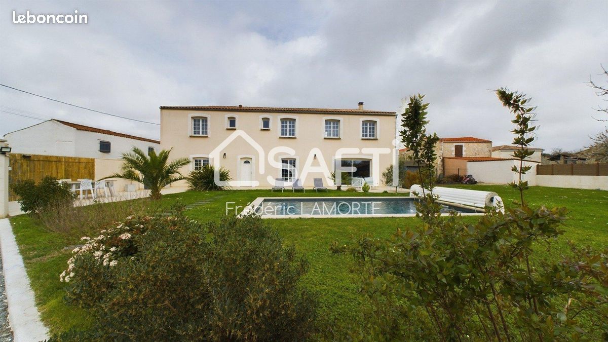 Maison 6 pièces 201 m² - La Rochelle 17000 (image principale 1)