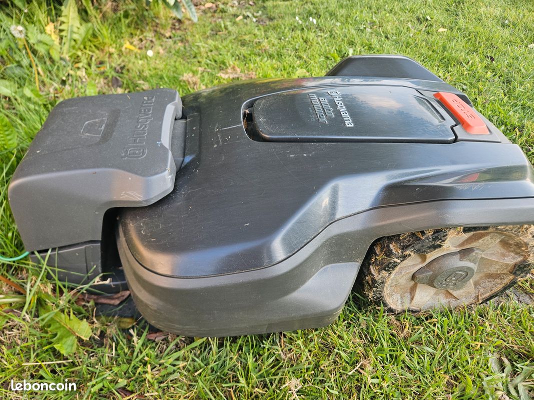 Robot 315 Husqvarna / 1500 m2 (image 2)