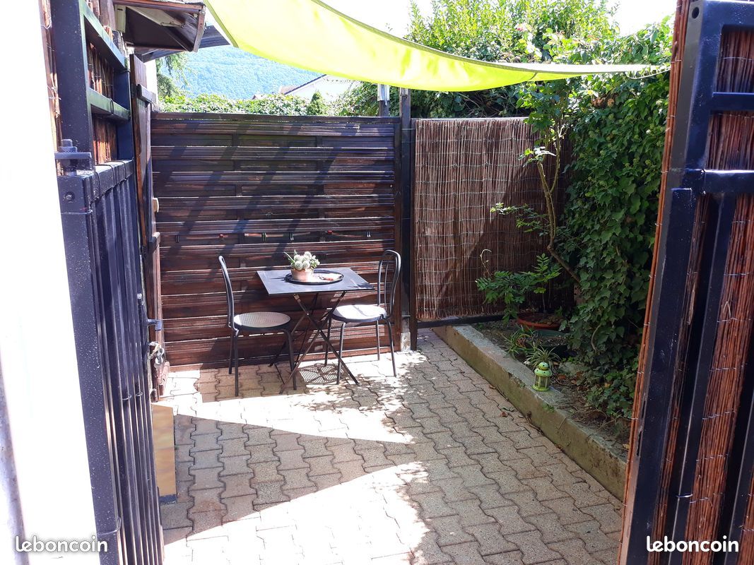 Appartement 1 pièce 15 m² · à Saint-Martin-d'Hères · 15 m² · 400 €