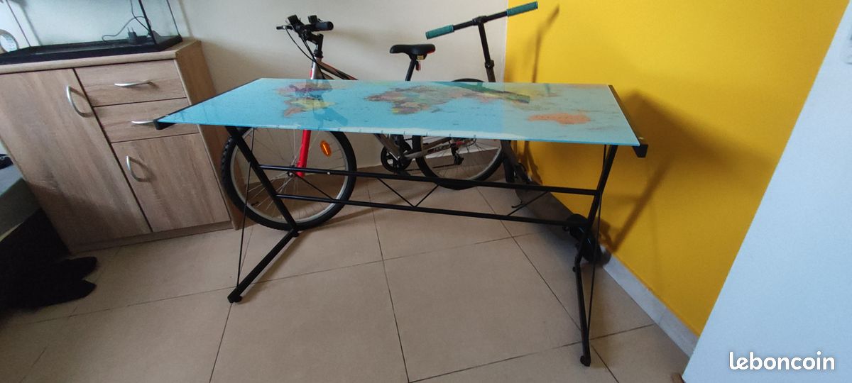 Bureau (image 2)