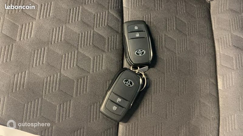 Toyota Yaris 116h Design 5p MY25 (image 16)