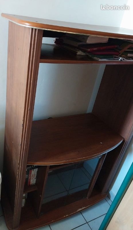 Table (image 1)