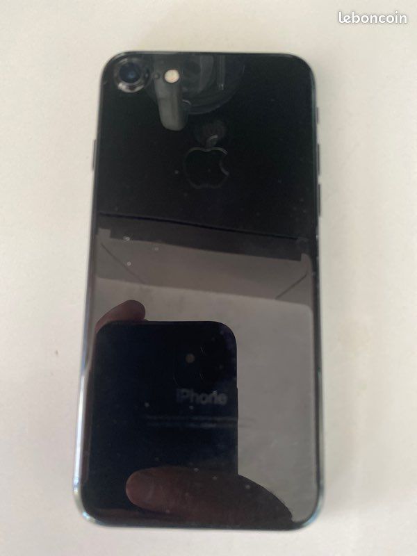 IPhone 7 128 GB + écouteurs filaires (image 2)