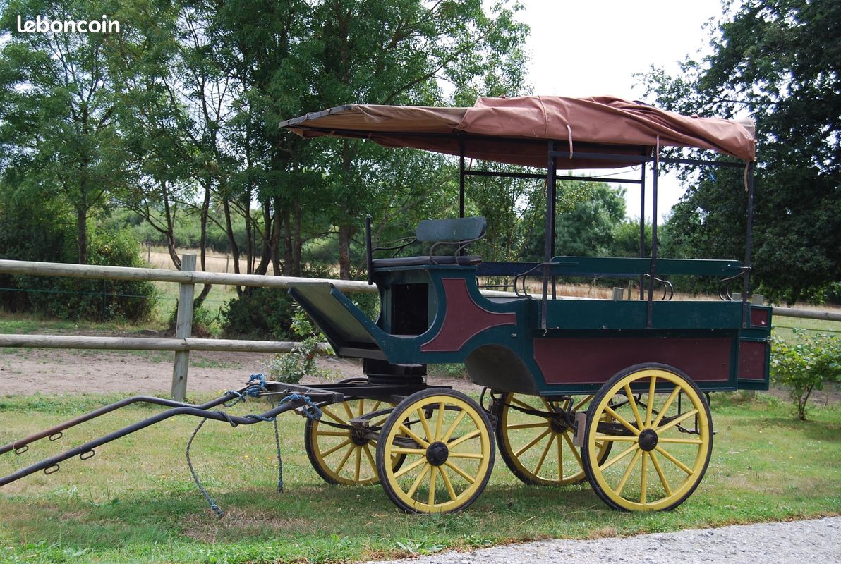 Chariot bâché pour attelage (image 1)