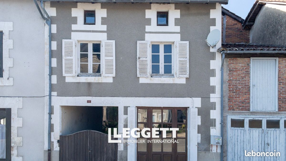 Maison 10 pièces 186 m² · à Pressignac · 186 m² · 109 000 €
