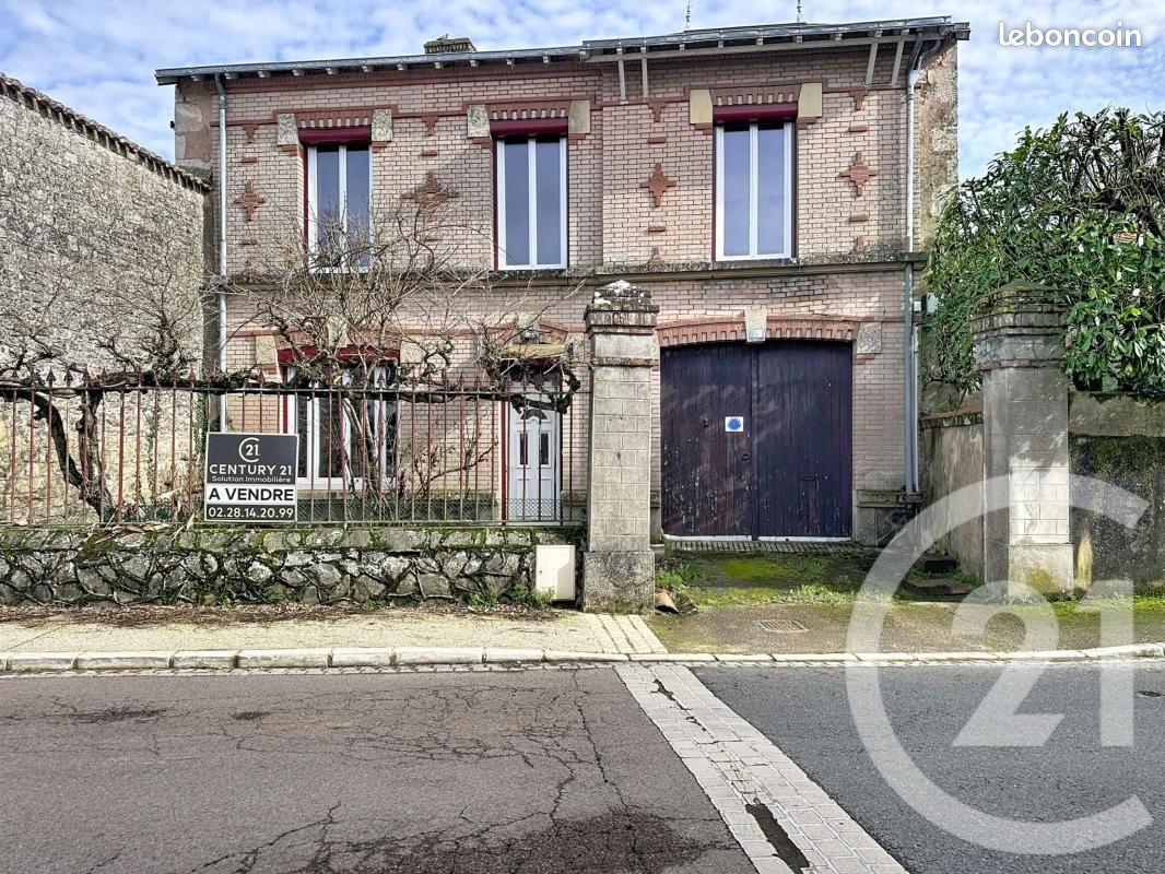 Maison 6 pièces 138 m² · aux Velluire-sur-Vendée · 138 m² · 159 000 €