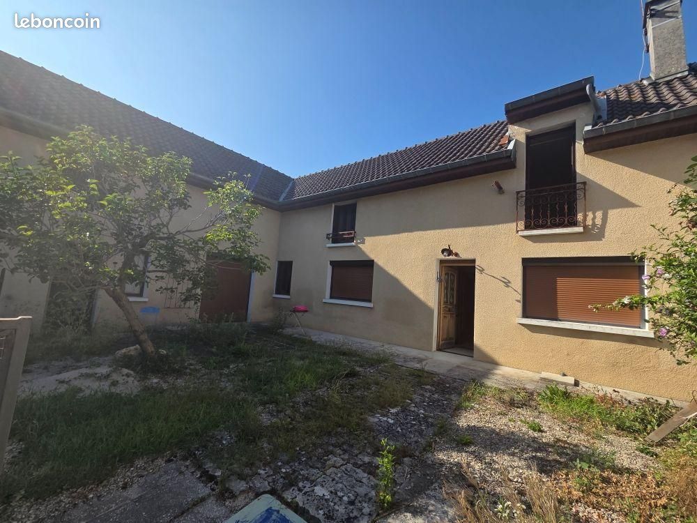 Maison 5 pièces 142 m² · à Bourguignons · 142 m² · 110 000 €