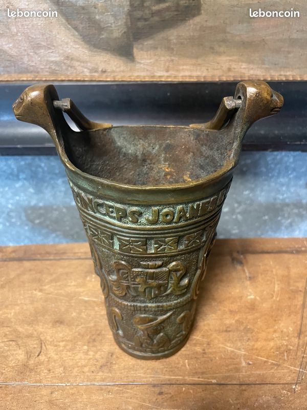 Ancien seau à eau bénite Catholique en bronze. XVIII / XIX ème (image 4)
