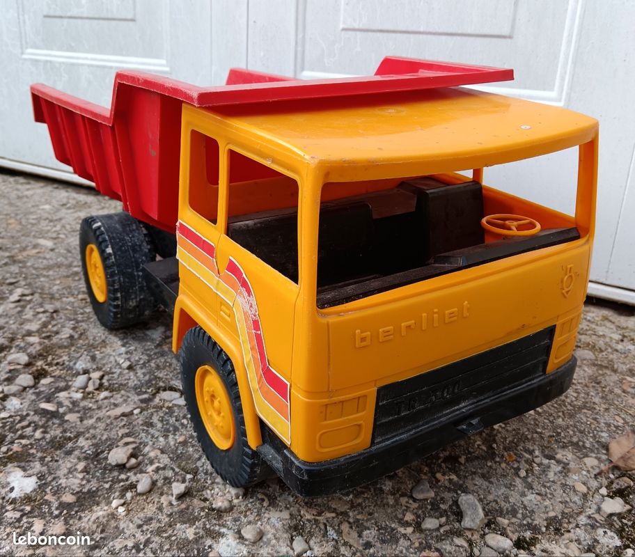 Kit Camion Benne Berliet SAI Rétro 87 – Échelle HO 1/87 – Non Monté – Neuf