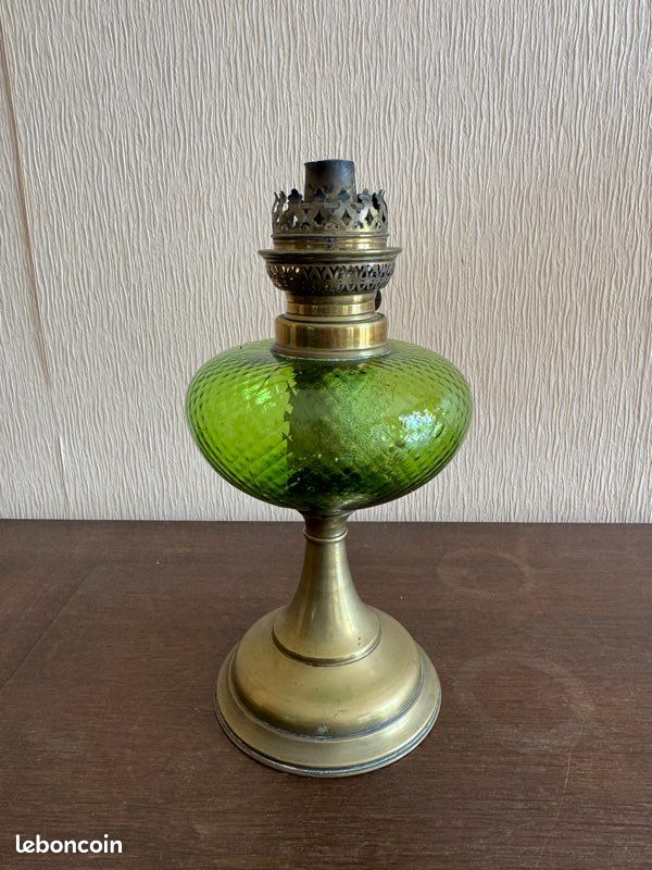 Lampe de table ministérielle verre vert en laiton fabriqué en Italie