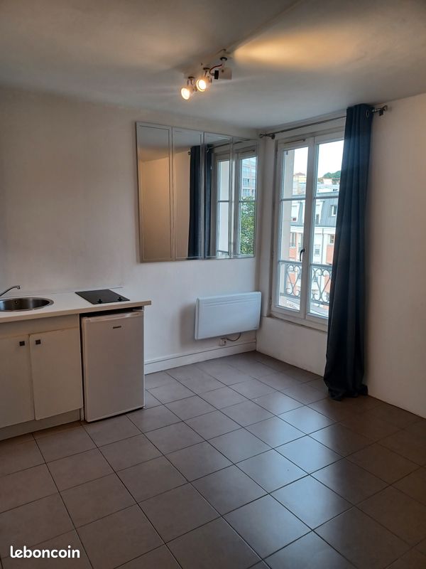 Appartement 1 pièce 15 m² · à Chaville · 15 m² · 700 €/mois