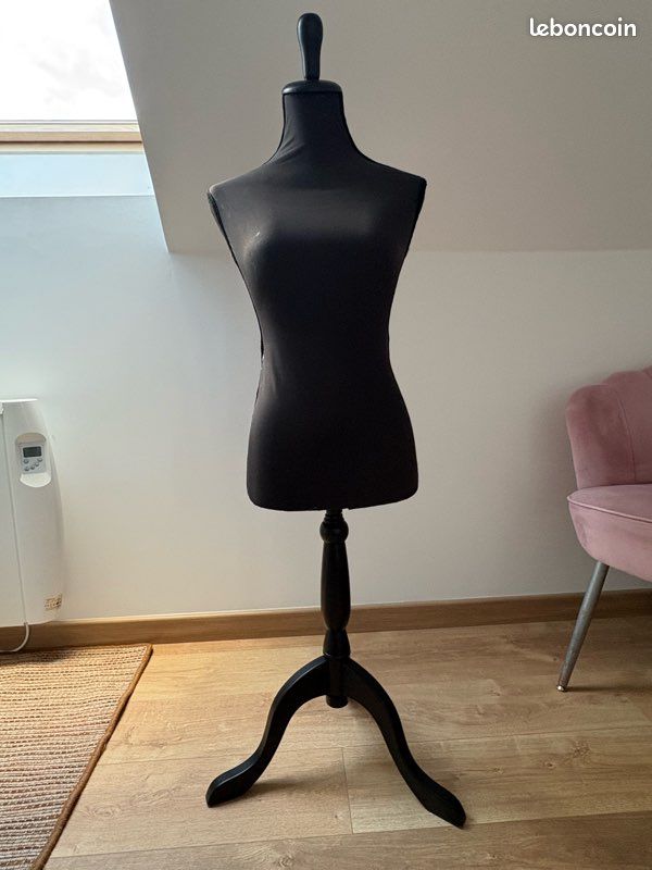 Buste de couture (image 1)