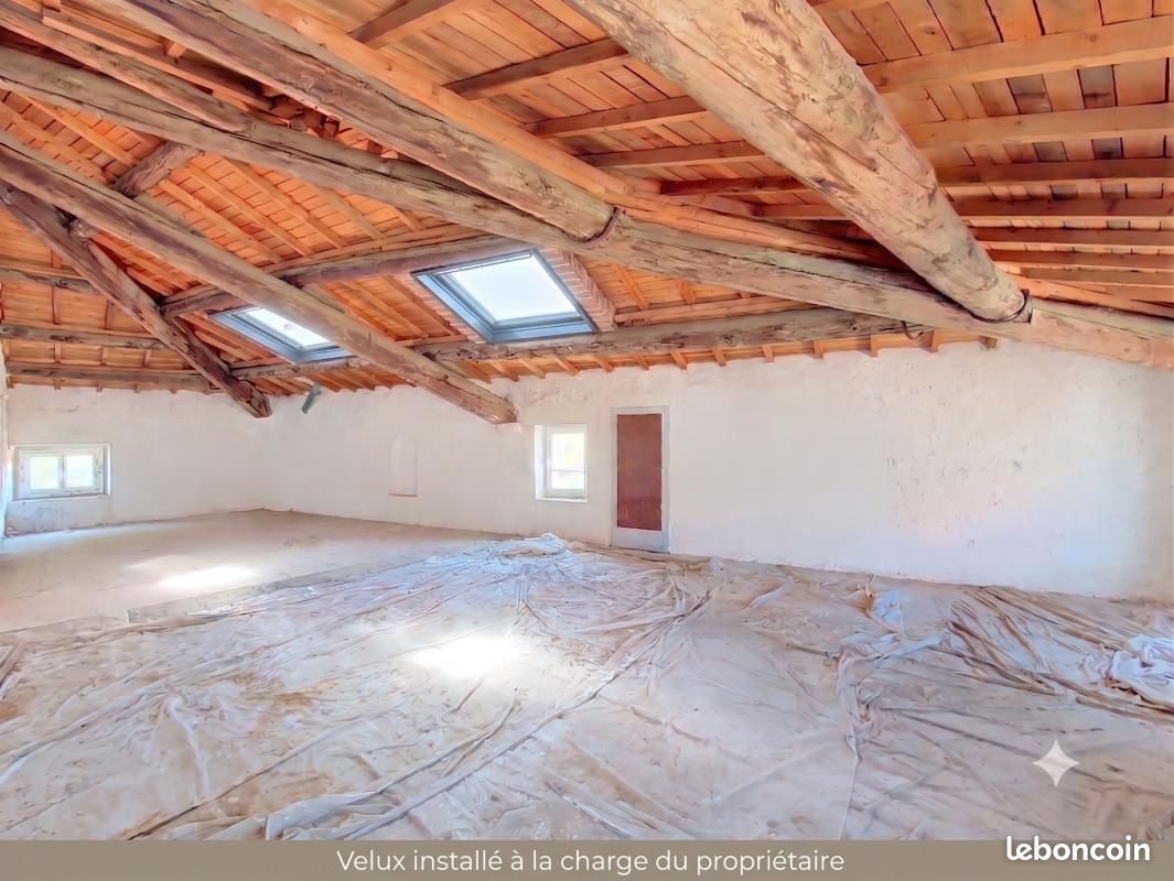 Appartement 3 pièces 100 m² · à Remoulins · 100 m² · 108 000 €