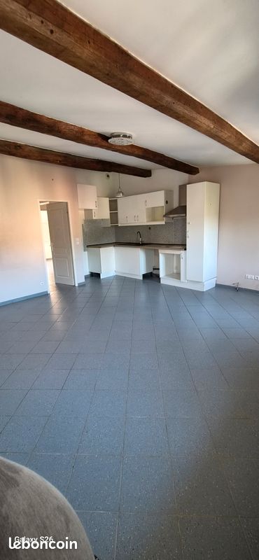 Appartement 3 pièces 55 m² · à Cuges-les-Pins · 55 m² · 165 000 €