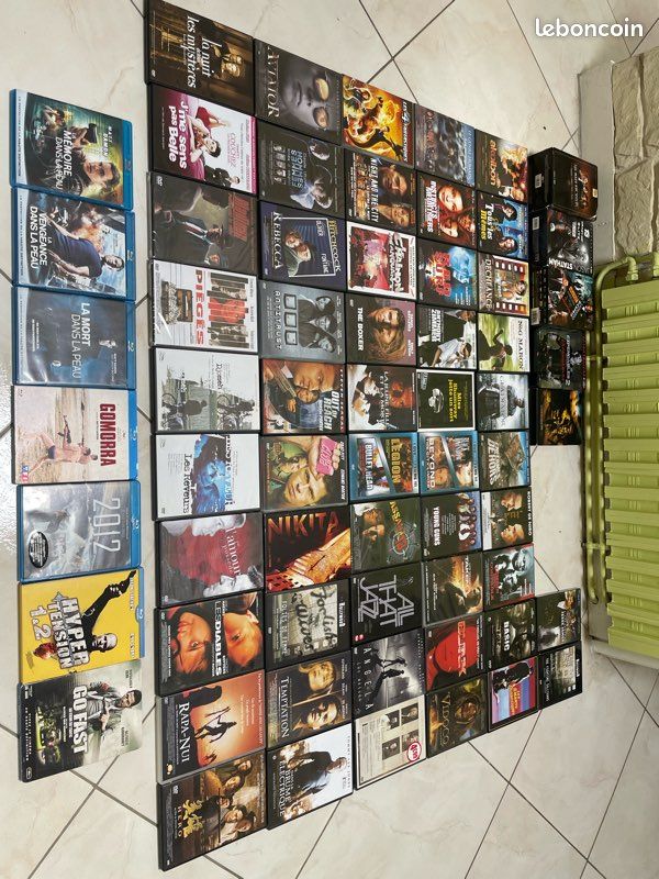 Lot DVD coffrets blu-rays (image 1)