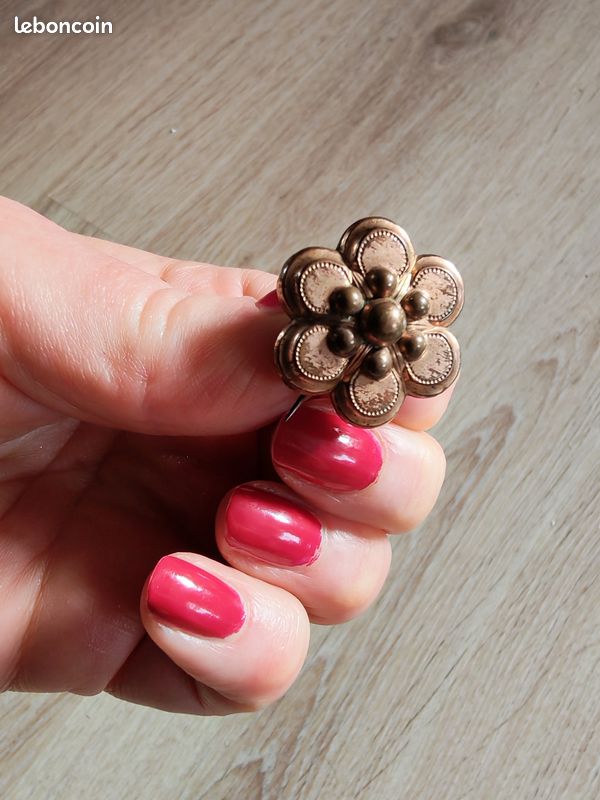 Achat Ongles nacrés avec cristaux en gros Achat Ongles nacrés avec cristaux en gros