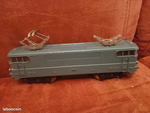 Pantographe repliable pour locomotive type BB HO 1/87 LIMA - Modélisme