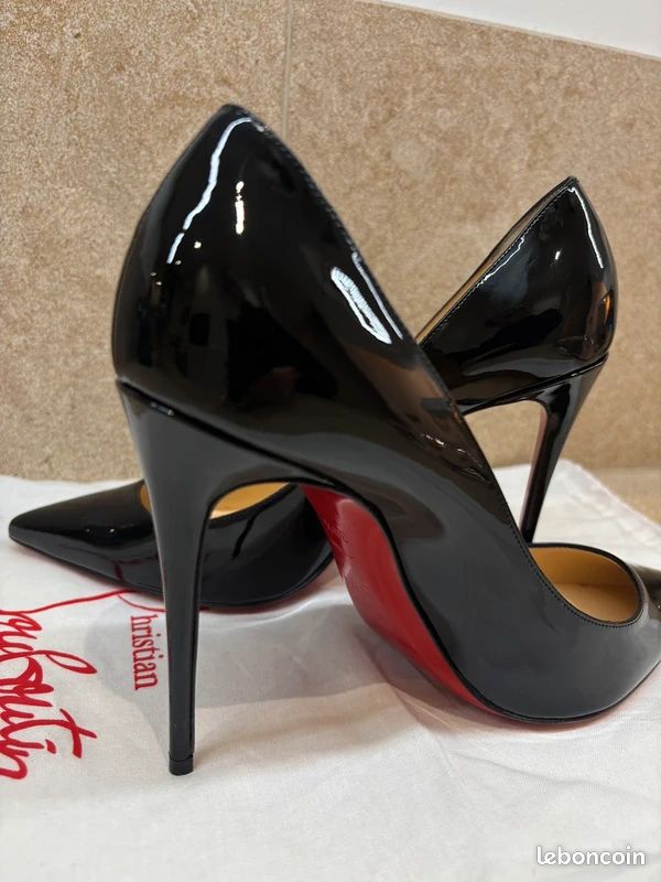 Escarpins Christian Louboutin à Lacets - Taille 39 (UK 6), Couleur Kaki, Cuir, Talon Très Haut