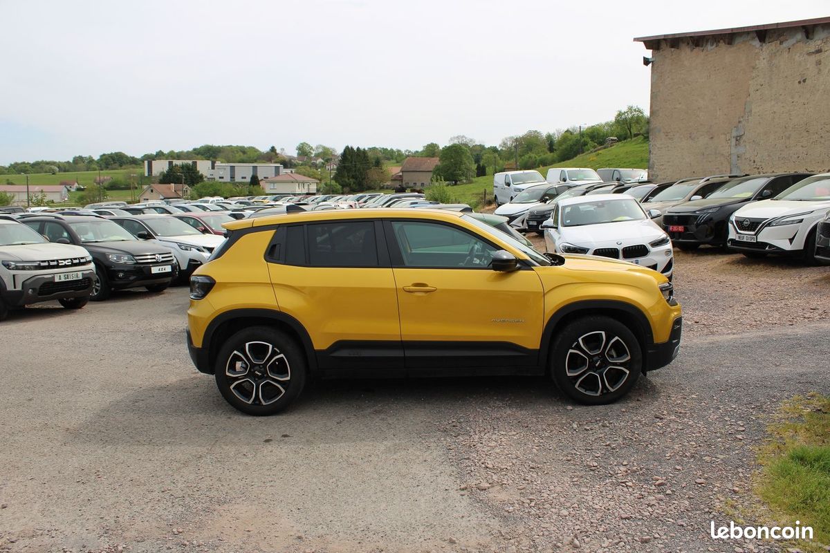 Jeep AVENGER SUMMIT T3 100 CV ESSENCE GPS CARPLAY CAMÉRA JA 18 I-COKPIT FULL LED RÉGULATEUR (image 5)