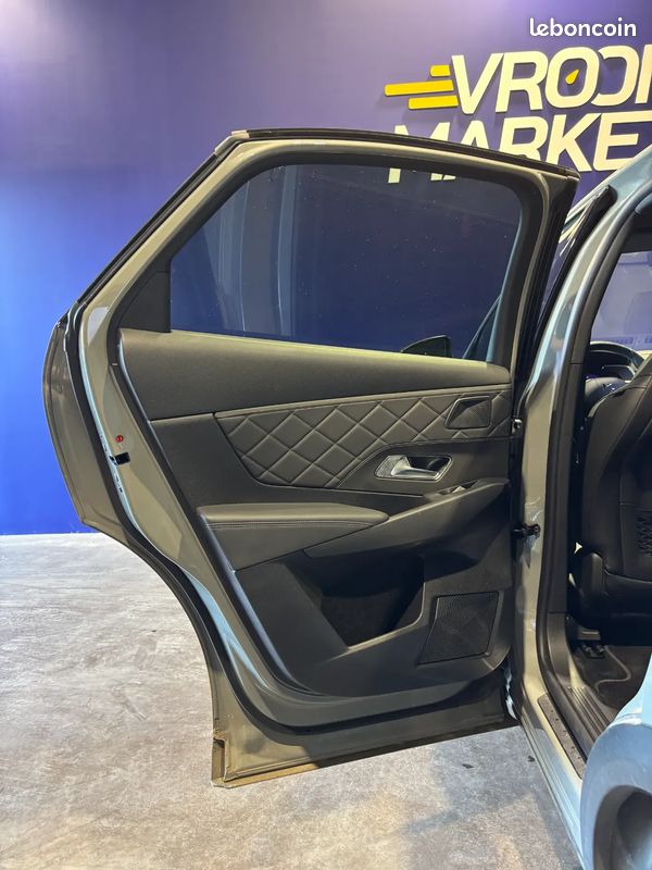 DS DS 7 E-TENSE 225ch Bastille - Origine France / CarPlay / Suivi complet / Caméra 360° / Hayon électrique et main libre / Keyless Go / Gris Laqué / Pack Drive Assist (image 42)