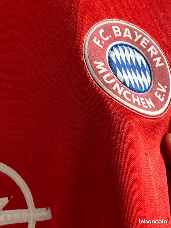 Maillot vintage du FC Bayern Munich floqué numéro 9 (image 4)