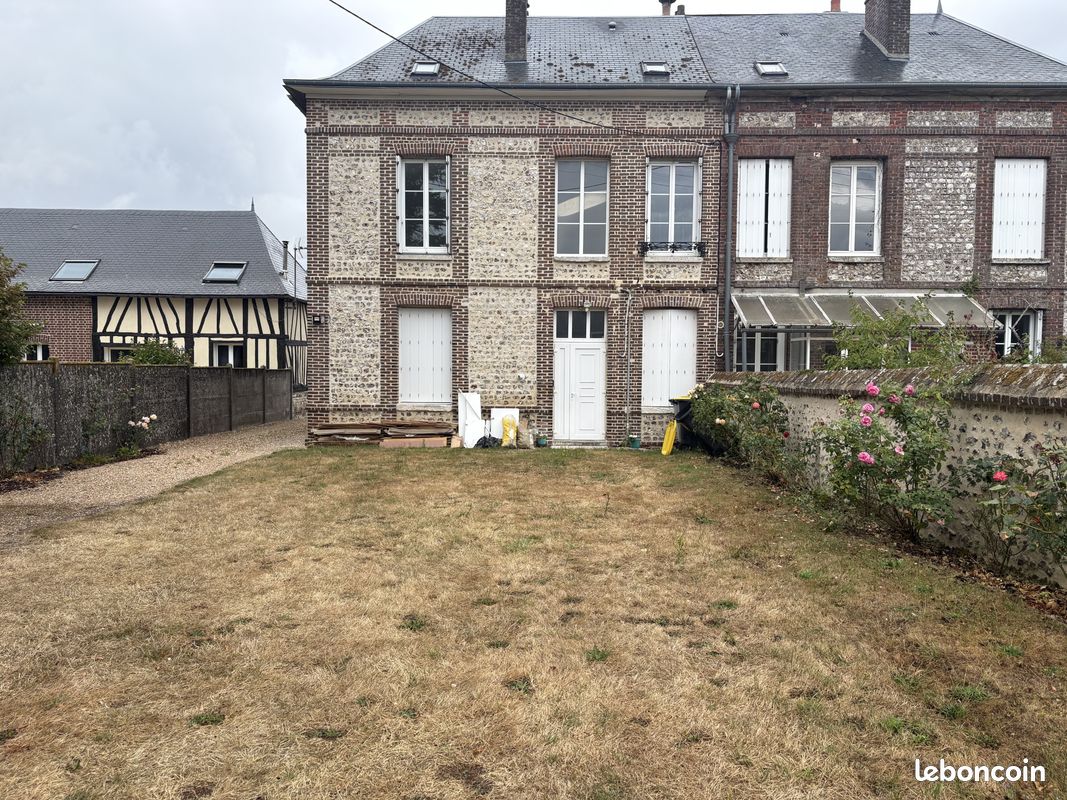 Appartement 4 pièces 96 m² · à Bourg-Achard · 96 m² · 850 €/mois