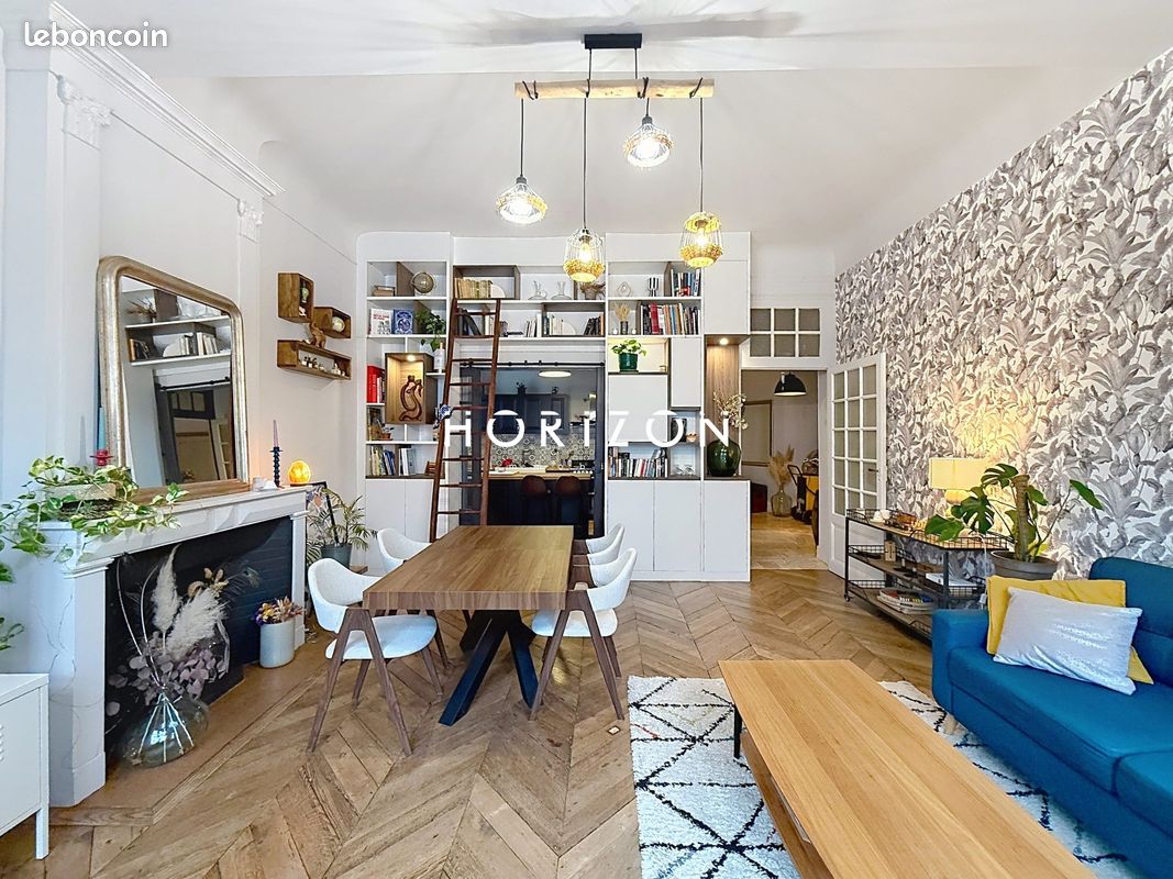 Appartement 5 pièces 141 m² · à Pont-de-Veyle · 141 m² · 318 000 €