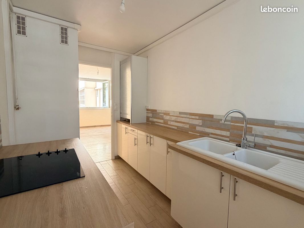 Appartement 4 pièces 66 m² · à Toulon · 66 m² · 1 050 €