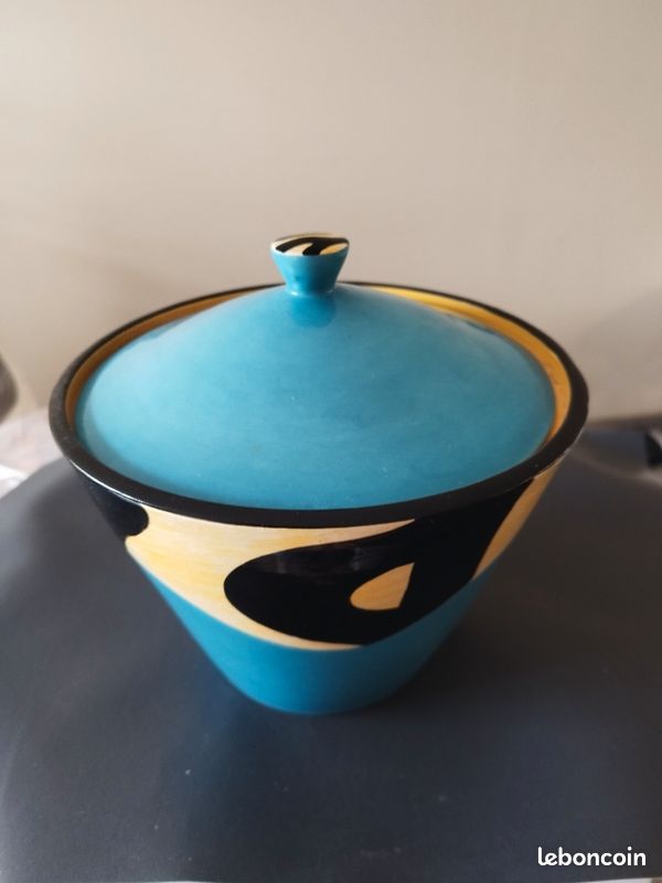 Joli pot avec couvercle (image 2)