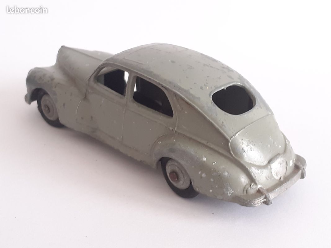 Dinky Toys 24R Peugeot 203 Gris Clair Verdâtre - État 6/10 - Miniature Collection