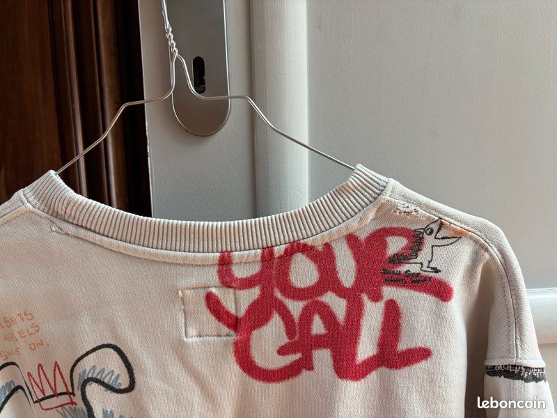 Pull Zara graffiti (image 9)