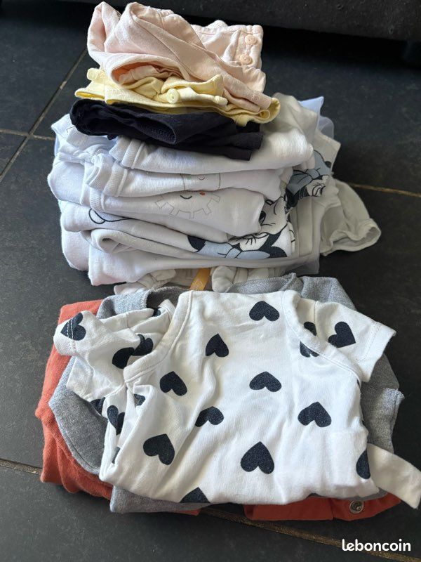 Lot de 16 vêtements bébé 0-1 mois (image 1)