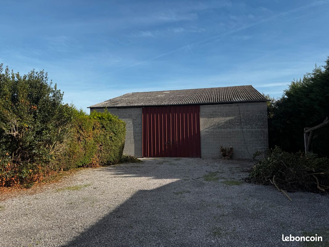 1 pièce 205 m² · à Oresmaux · 205 m² · 66 000 €