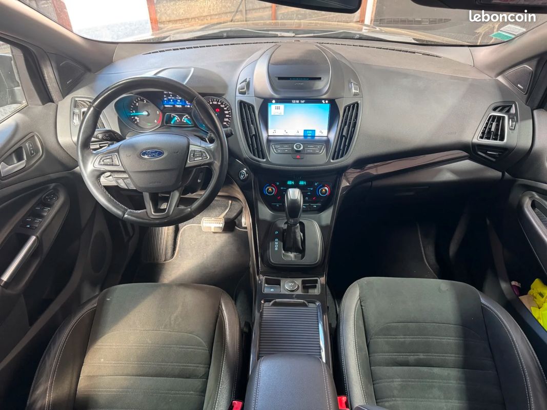 FORD KUGA 2.0 TDCi 180cv 4x4 Powershift ST-Line / CarPlay / Hayon Électrique / Caméra de Recul (image 23)