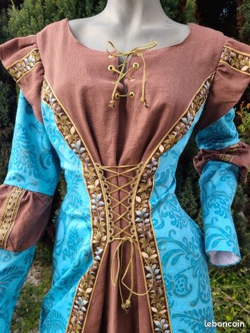 Tenue Médiéval , Moyen âge , Historique (image 3)