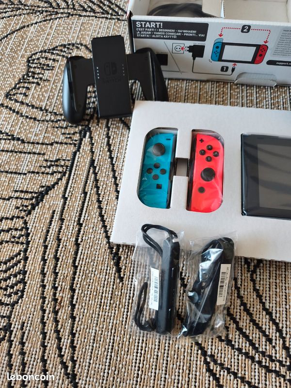 Console Nintendo Switch avec carte micro SD Sandisk 64 go (image 2)