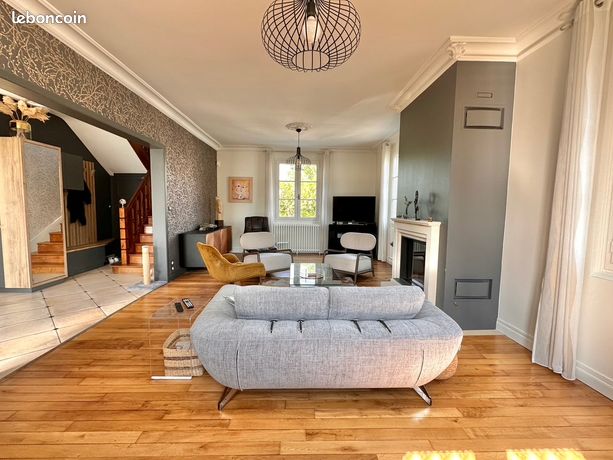 Maison 10 pièces 266 m² — 3