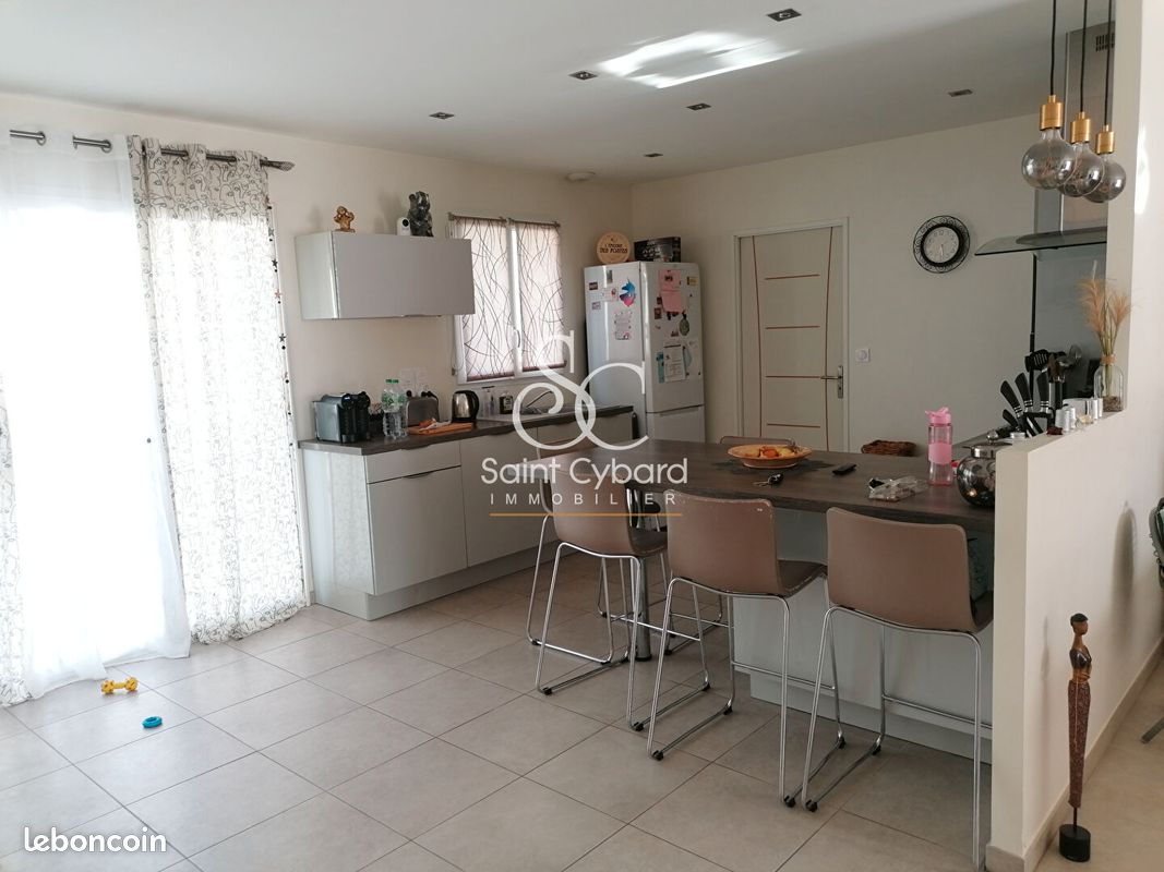 Pavillon 4 pièces 121 m² - Gond-Pontouvre 16160 (image principale 3)
