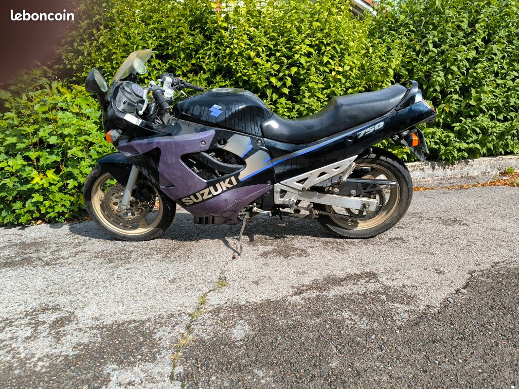 Suzuki GSX-F 750 (GR78A) - 1993 - Projet / À réviser (image 1)