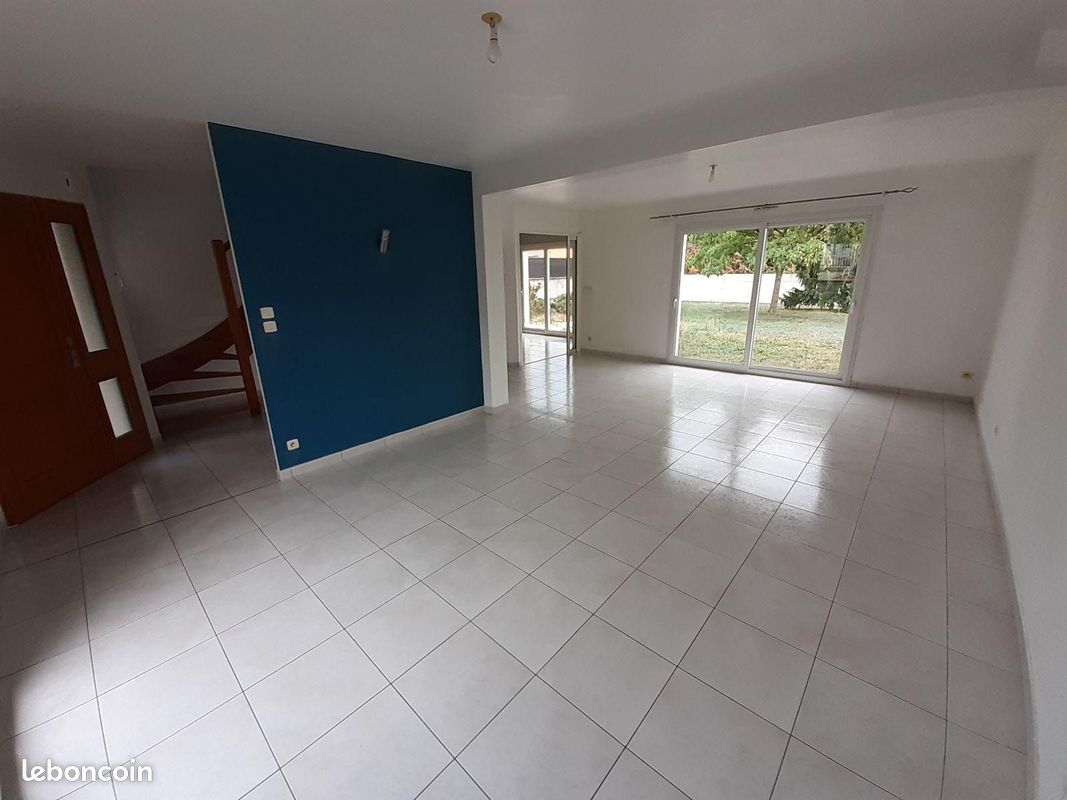 Maison 6 pièces 133 m² · à Écommoy · 133 m² · 288 750 €