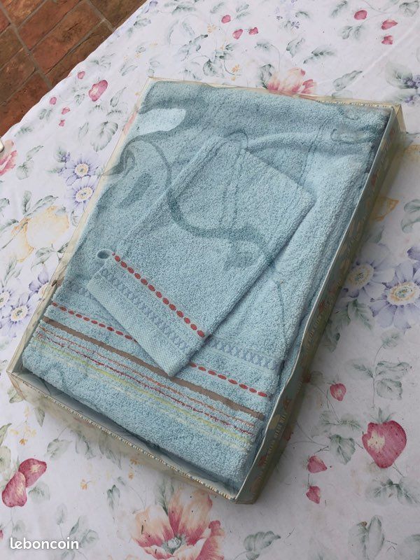 Coffret enfant serviette et gants de toilette (image 2)