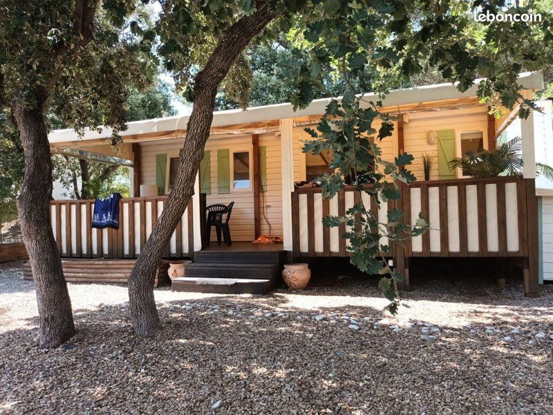 Loue Mobil-Home Type Texas standard d'une capacité de 6 à 8 couchages (image 1)