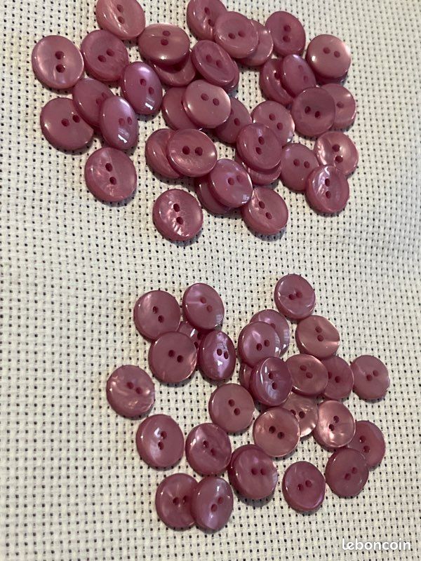 Lot De Boutons Roses - Diamètre 2,2 Cm - Occasion - Pour Couture Et Customisation