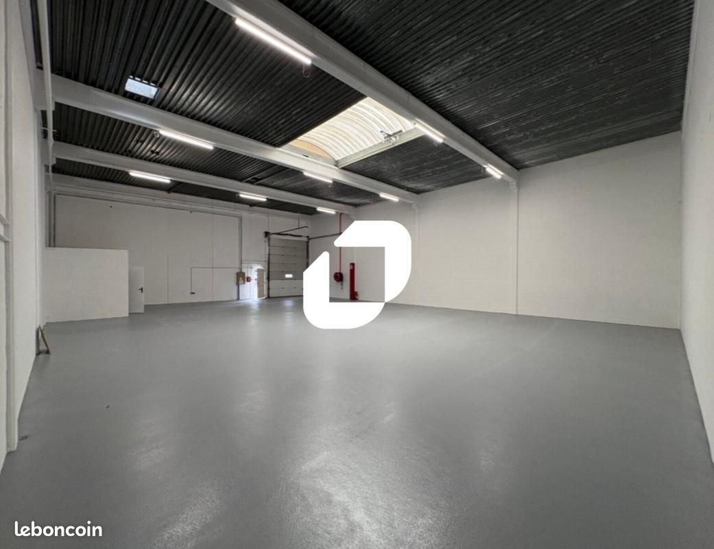 Local d'activité 2 301 m² (image 2)