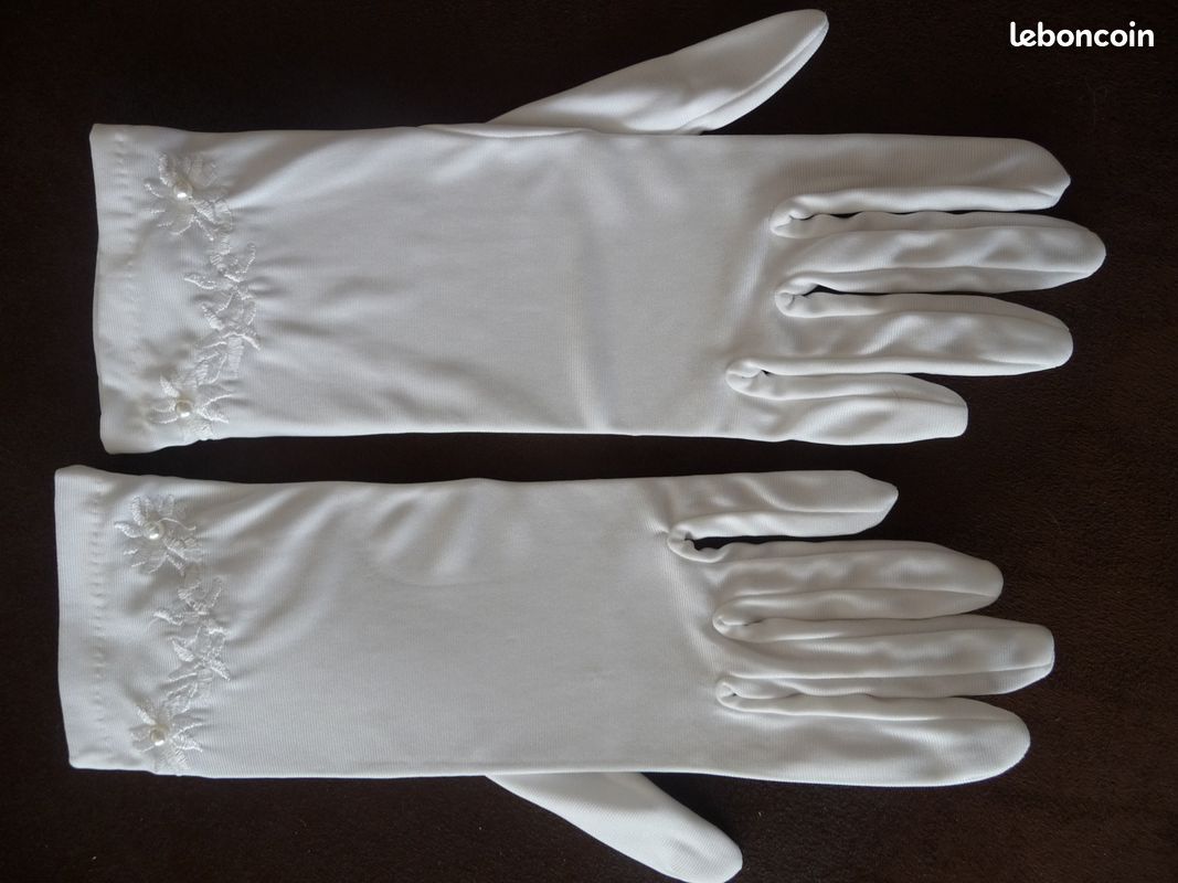 Robe de mariée, voile et gants (image 2)