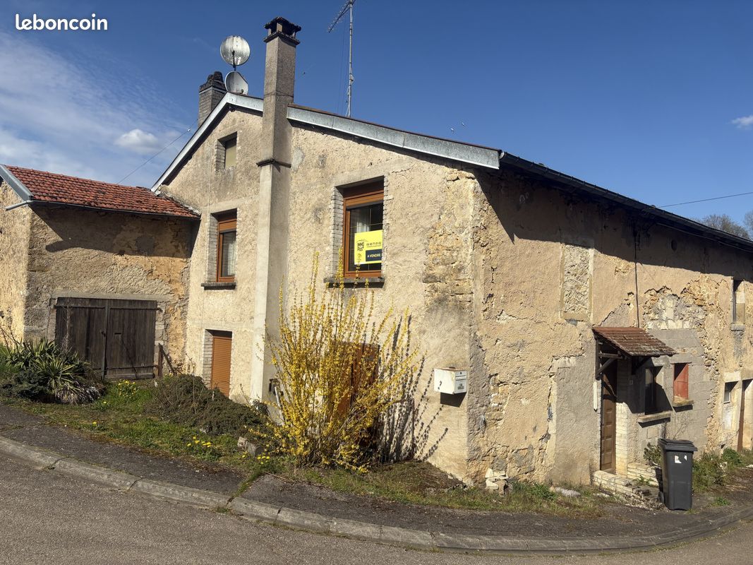 Maison 4 pièces 99 m² · à Gémonville · 99 m² · 35 000 €
